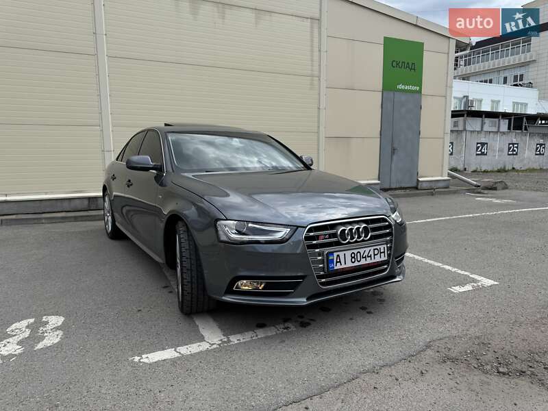 Седан Audi A4 2014 в Києві