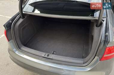 Седан Audi A4 2014 в 