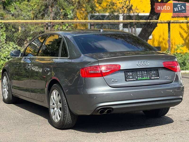 Седан Audi A4 2012 в Одесі