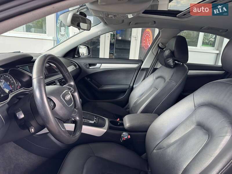 Седан Audi A4 2012 в Одесі