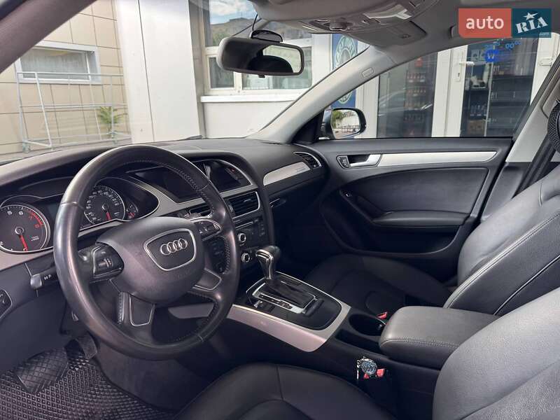Седан Audi A4 2012 в Одесі