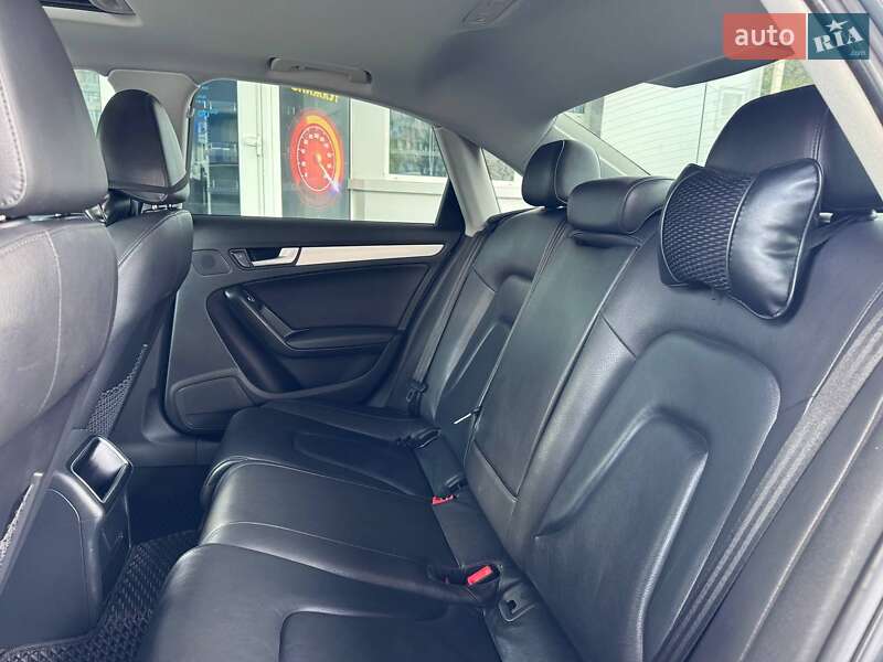 Седан Audi A4 2012 в Одесі