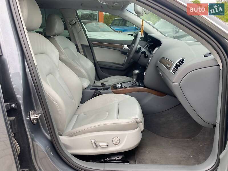 Седан Audi A4 2013 в Львове