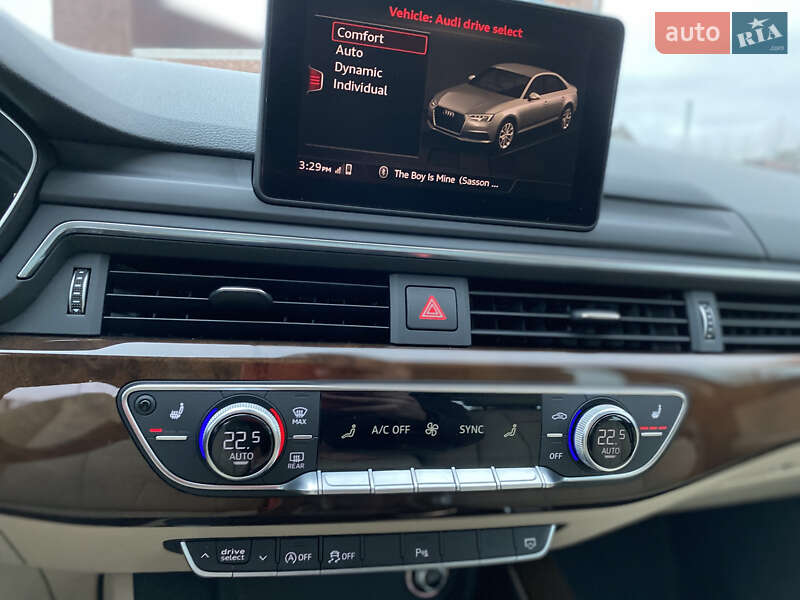 Седан Audi A4 2016 в Киеве