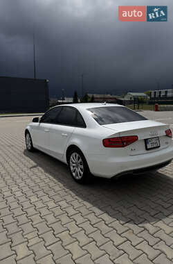 Седан Audi A4 2014 в 