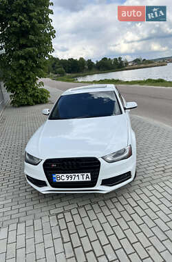 Седан Audi A4 2014 в Львові