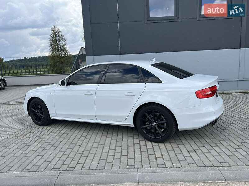 Седан Audi A4 2014 в Львові