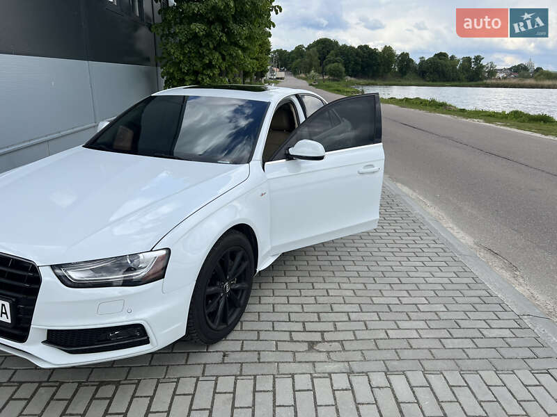 Седан Audi A4 2014 в Львові