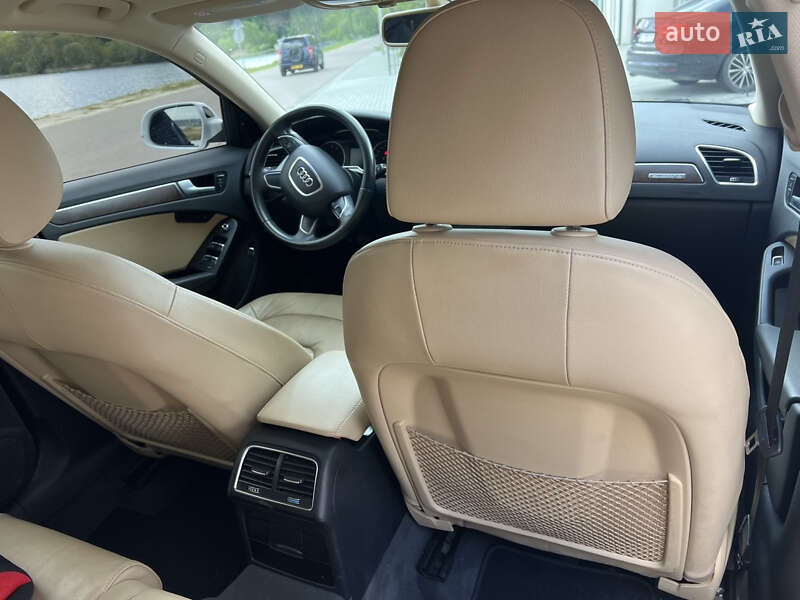 Седан Audi A4 2014 в Львові