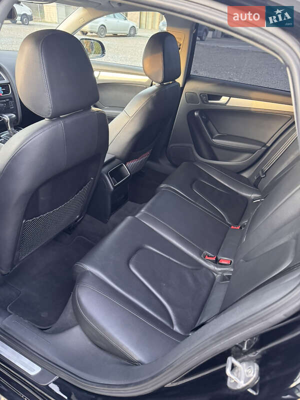 Седан Audi A4 2013 в Львове
