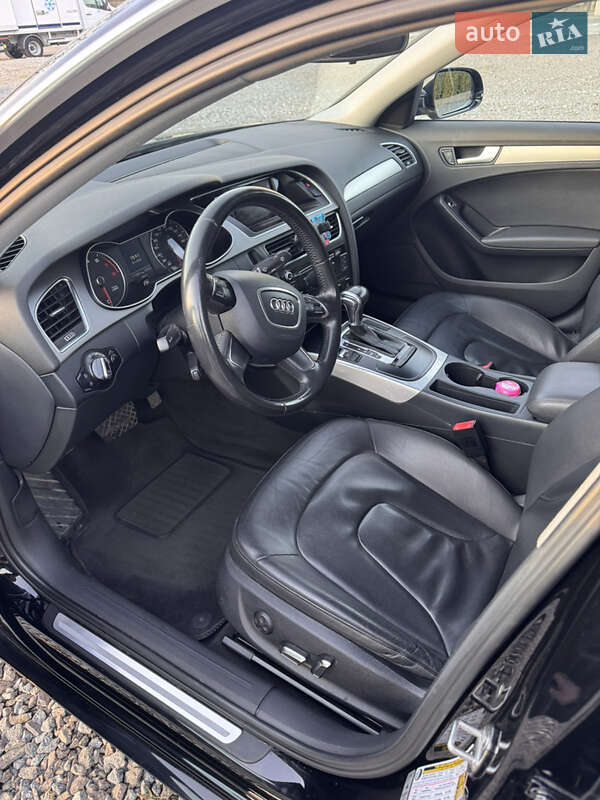 Седан Audi A4 2013 в Львове