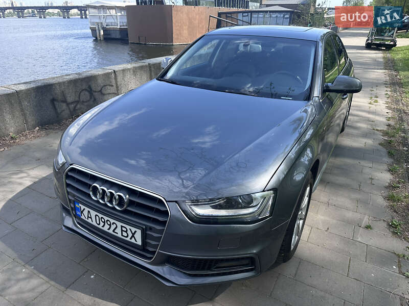 Седан Audi A4 2014 в Киеве