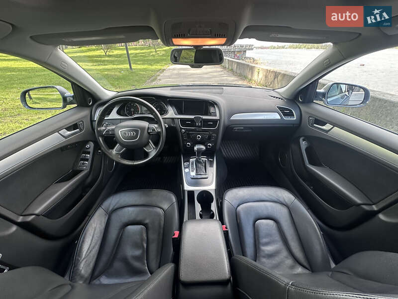 Седан Audi A4 2014 в Киеве