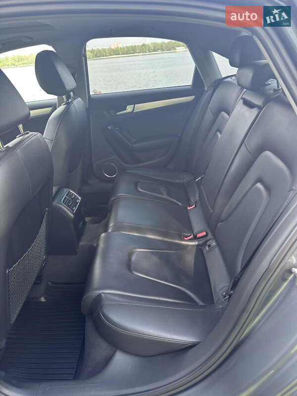 Седан Audi A4 2014 в Киеве