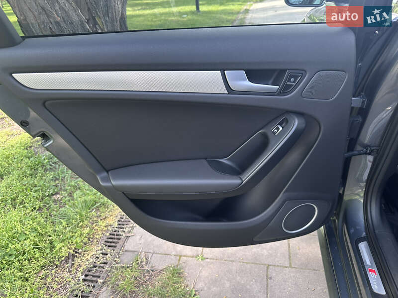 Седан Audi A4 2014 в Киеве