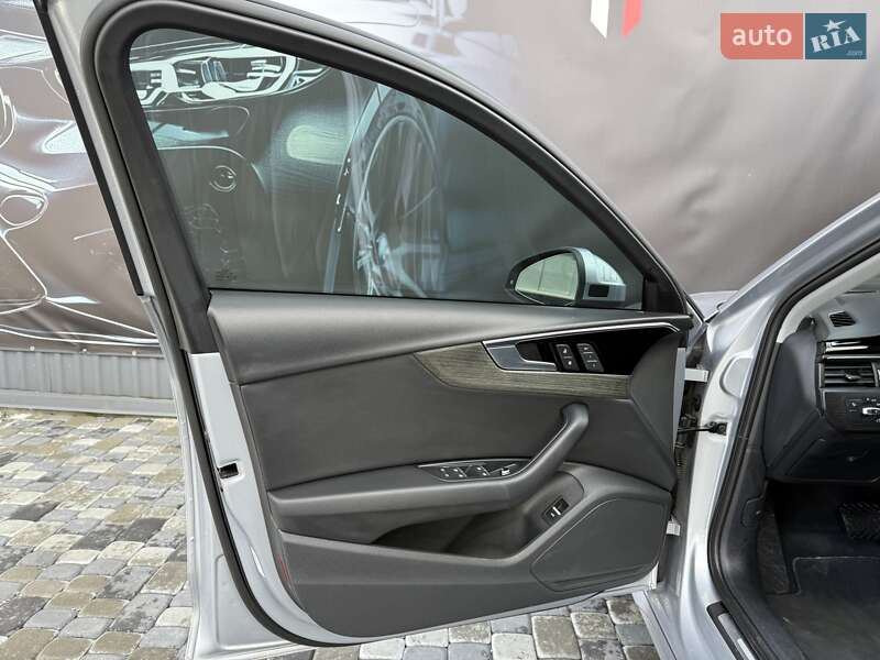 Седан Audi A4 2020 в Львове