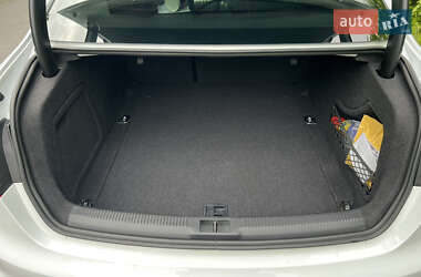 Седан Audi A4 2013 в 