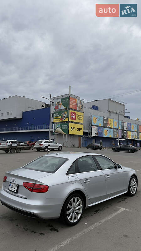 Седан Audi A4 2014 в Днепре