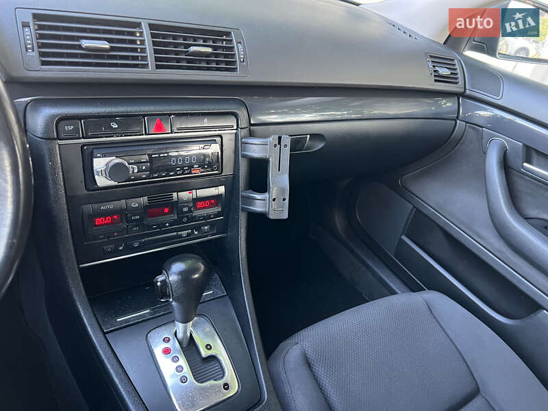 Седан Audi A4 2001 в Дунаевцах