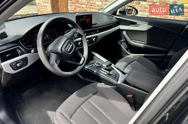 Седан Audi A4 2018 в 