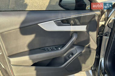 Седан Audi A4 2020 в 