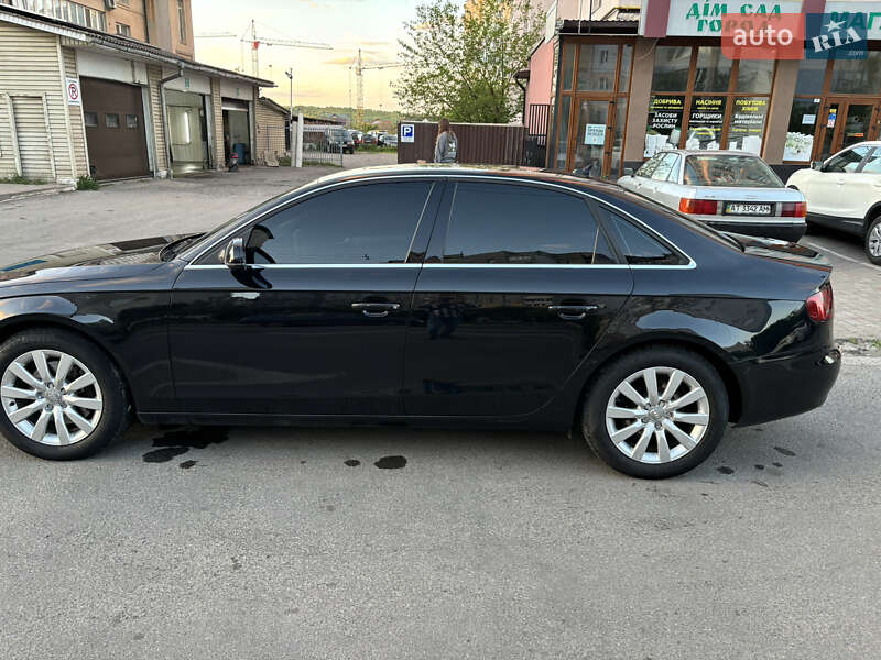 Седан Audi A4 2010 в Ивано-Франковске