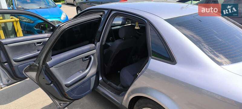 Седан Audi A4 2004 в Василькове