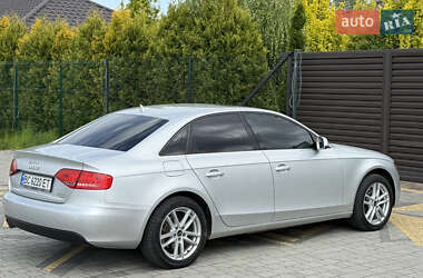 Седан Audi A4 2010 в 