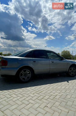Седан Audi A4 1998 в 