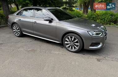 Седан Audi A4 2021 в 