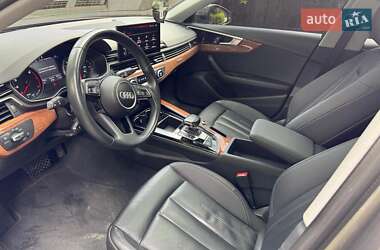 Седан Audi A4 2021 в 