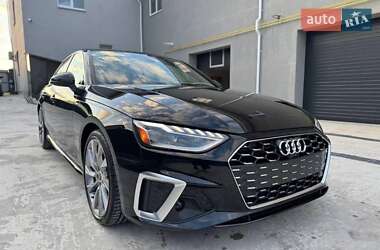 Седан Audi A4 2022 в 