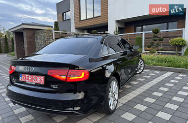 Седан Audi A4 2015 в 