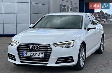 Седан Audi A4 2015 в Запоріжжі
