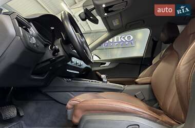 Седан Audi A4 2017 в 