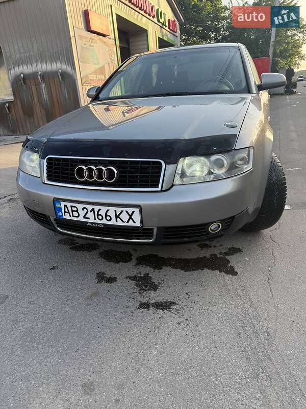 Седан Audi A4 2002 в 