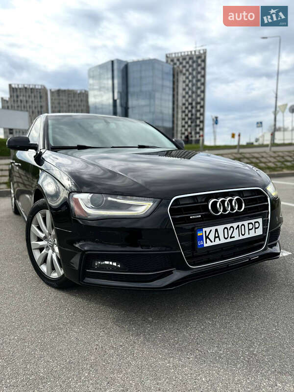 Седан Audi A4 2015 в 
