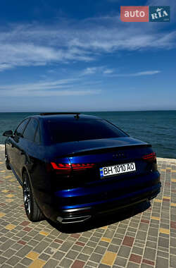 Седан Audi A4 2020 в 