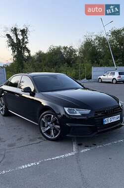 Седан Audi A4 2016 в Днепре