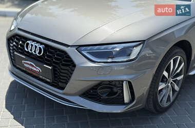 Седан Audi A4 2021 в 