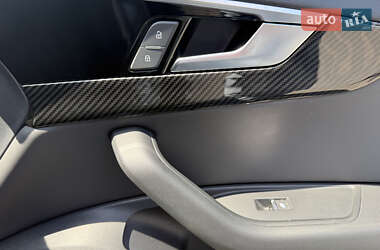 Седан Audi A4 2021 в 