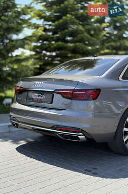 Седан Audi A4 2021 в 