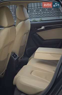 Седан Audi A4 2015 в 