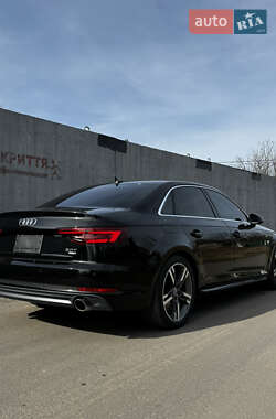 Седан Audi A4 2018 в 