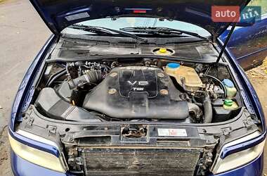 Седан Audi A4 2000 в 