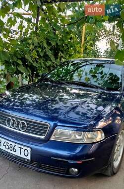 Седан Audi A4 2000 в 