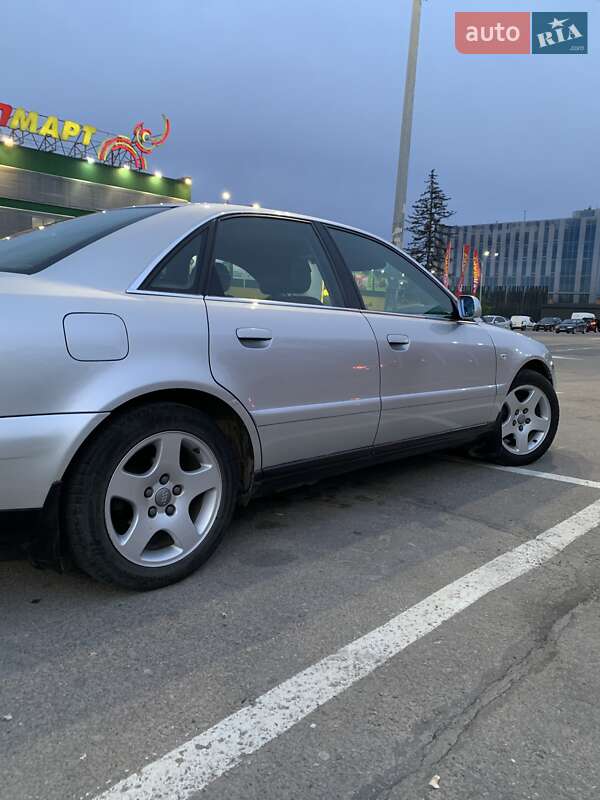 Седан Audi A4 2000 в Ивано-Франковске