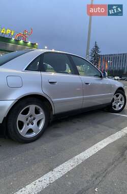 Седан Audi A4 2000 в 