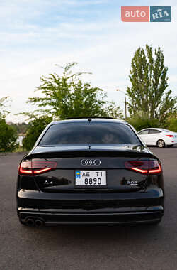 Седан Audi A4 2014 в 