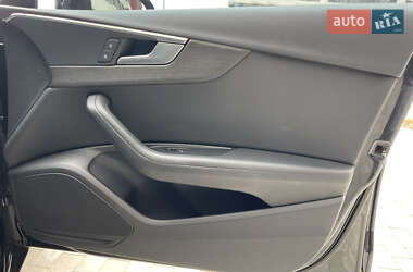 Седан Audi A4 2019 в 